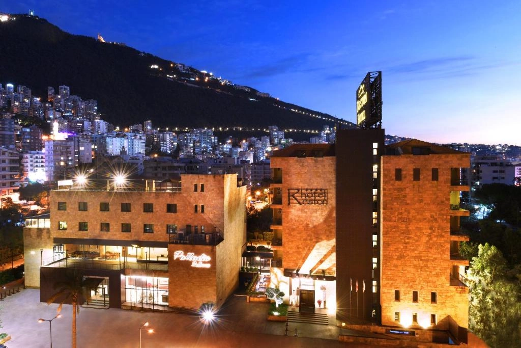 Reston Hotel — Jounieh